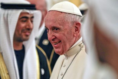 Vaticano: Papa iniciou visita histórica aos Emirados Árabes Unidos para escrever «nova página» entre cristãos e muçulmanos