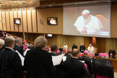 Vaticano: Cimeira sobre abusos sexuais começou com escuta das vítimas