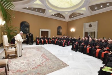 Vaticano: Papa deixa indicações para Liturgia centrada na comunidade
