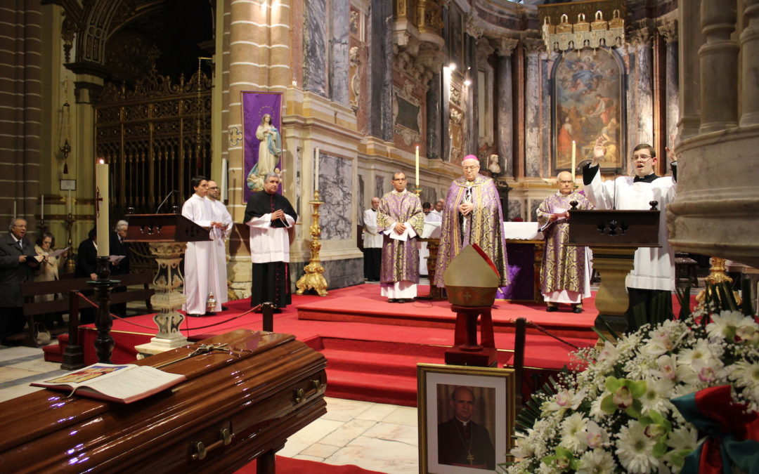 Igreja: Arcebispo de Évora preside hoje às exéquias de D. Maurílio de Gouveia