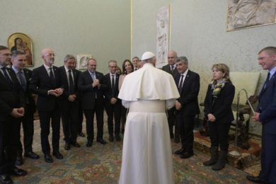 Vaticano: Papa defende educação para estilos de vida saudáveis