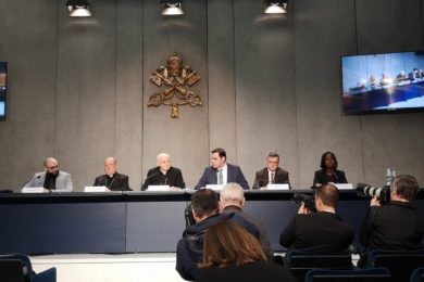 Vaticano: Novo documento do Papa quer ir «para lá dos muros» na relação com os jovens - Cardeal Lorenzo Baldisseri