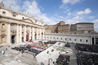 Vaticano: Papa apela à oração pela paz no Médio Oriente, com oferta aos peregrinos