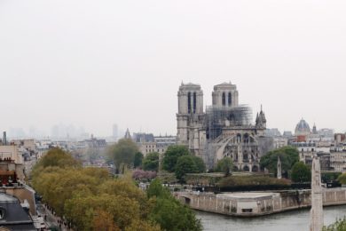 Paris: Papa reza pela França, após «choque» do incêndio em Notre-Dame