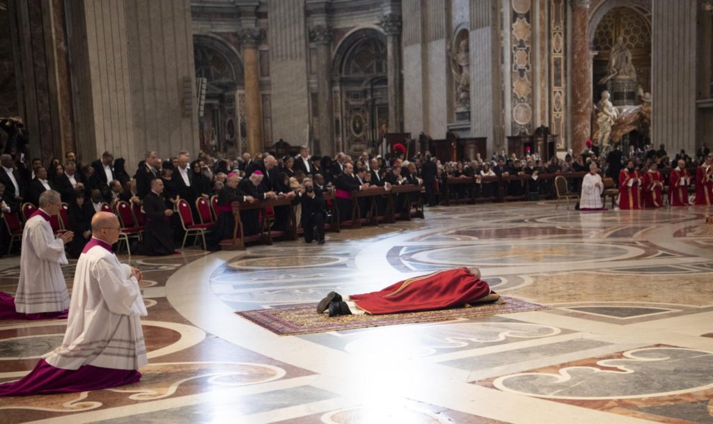 Sexta-Feira Santa: Papa presidiu à celebração da Paixão que teve