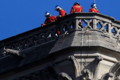 Notre-Dame: Papa agradece a quem arriscou a vida para salvar a Catedral