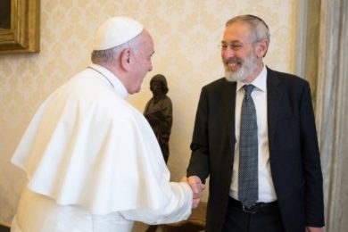 Vaticano: Papa trocou votos de boa Páscoa com o responsável pela comunidade judaica de Roma