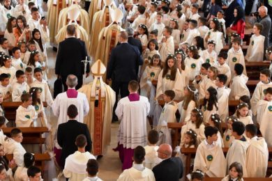 Bulgária: Papa vive dia de festa com comunidade católica, apelando à fraternidade