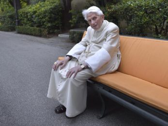 Vaticano: Bento XVI reafirma unidade da Igreja Católica, em volta de Francisco