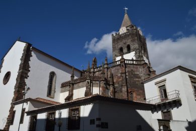 Covid-19: Governo Regional da Madeira admite regresso do «culto religioso presencial» nas próximas semanas