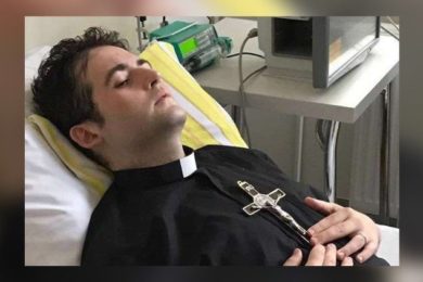 Igreja/Polónia: Faleceu sacerdote que foi ordenado no hospital, com autorização do Papa
