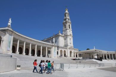 Voluntariado: Santuário de Fátima propõe um encontro entre jovens e peregrinos com o «Projeto Sete»