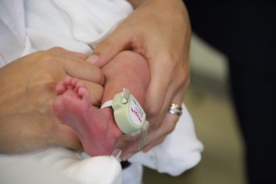 Solidariedade: Irmandade dos Clérigos apoia novo sistema de segurança dos bebés no Hospital Pedro Hispano