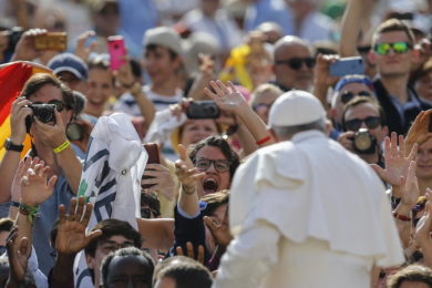 Vaticano: Papa recorda início da II Guerra Mundial e convida a rezar pela paz (c/vídeo)