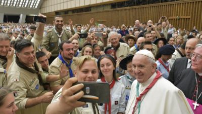 Vaticano: Papa recebeu 5 mil escuteiros europeus e desafia à «renovação» do continente (C/vídeo e fotos)