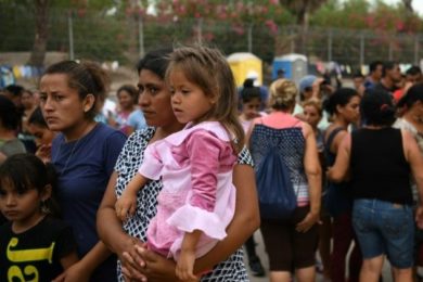 EUA: Bispos católicos criticam detenção indeterminada de menores migrantes