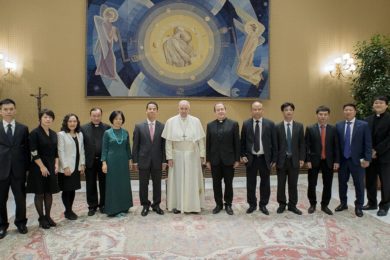 Vaticano: Vietname assegura empenho na «salvaguarda da liberdade religiosa» no país