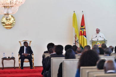Moçambique: Papa apela à paz e à reconciliação, após décadas de conflito (c/vídeo)