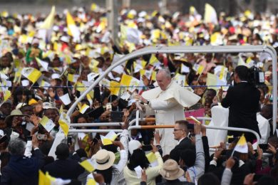 Madagáscar: Papa defende «espírito de fraternidade» para combater pobreza, corrupção e extremismo (c/fotos)