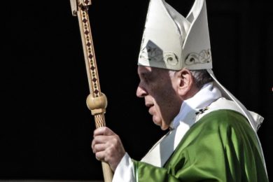 Vaticano: Papa alerta para indiferença global perante vítimas de «velhas e novas pobrezas»