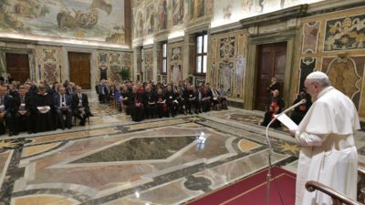 Vaticano: Papa lembra obrigação de um desenvolvimento que esteja ao serviço de todos