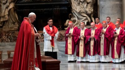 Vaticano: Faleceu o cardeal William Levada