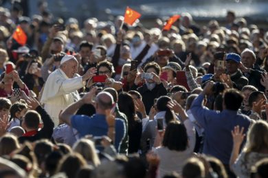 Vaticano: Papa questiona católicos que vivem «ideologia seletiva» e «intransigente» (c/vídeo)