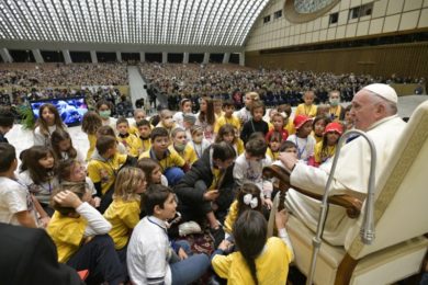 Igreja/Saúde: Doentes, famílias, médicos e enfermeiros celebraram com Francisco os 150 anos do «Hospital do Papa» (c/vídeo)