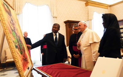 Vaticano: Papa recebeu presidente de Angola