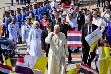 Igreja: Papa Francisco chegou à Tailândia (c/vídeo e fotos)