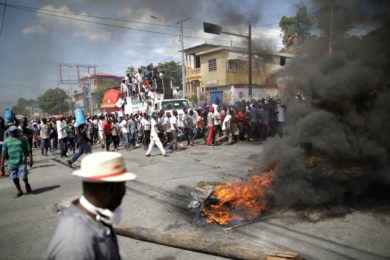 América: Bispos pedem «mecanismos de diplomáticos» para ultrapassar situação no Haiti