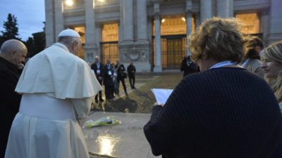 Roma: Papa rezou pelas vítimas da miséria em todo o mundo (c/fotos)