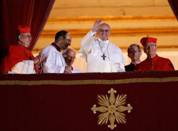 Francisco/7.º aniversário: Vaticanistas portugueses analisam pontificado que ajudou a «rebentar a bolha»