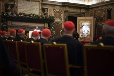Vaticano: Papa sai em defesa da reforma da Cúria Romana, rejeitando mentalidade de «autopreservação»