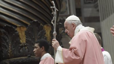 Vaticano: Papa presidiu a Missa para comunidade filipina