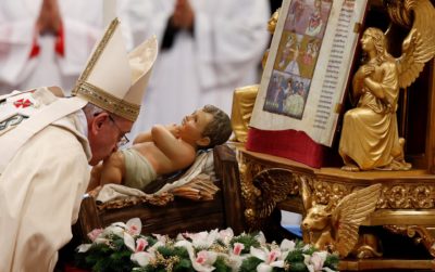 Natal: «O Menino deitado no presépio tem o rosto dos nossos irmãos e irmãs mais necessitados» - Papa Francisco
