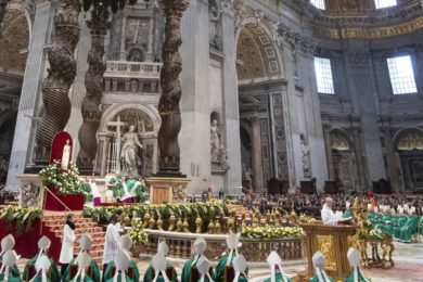 Vaticano: Papa convida católicos a ler a Bíblia todos os dias, do papel ao digital (c/vídeo)