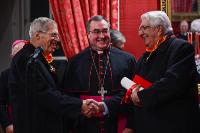 Porto: Bispo entrega condecorações da Santa Sé a Francisco Carvalho Guerra e Walter Osswald, figuras ligadas à UCP (c/fotos)