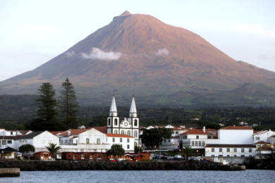 Açores: Paróquias de sete ilhas vivem «teste às equipas de acolhimento, à reorganização do espaço litúrgico e aos horários»