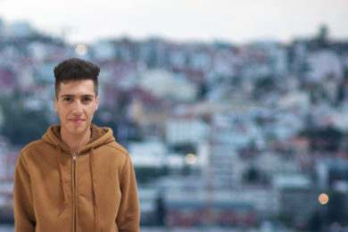 «Encontrei pessoas boas, tive sorte», jovem sírio Khoshnav Alloush - Emissão 22-01-2020