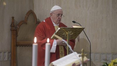 Vaticano: Papa renova alertas contra «carreirismo»