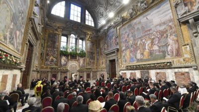 Vaticano: Papa condena «flagelo do terrorismo» e violações à liberdade religiosa