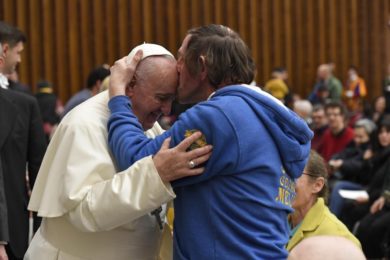 Vaticano: «Não há terra mais bela do que o coração dos outros» - Papa Francisco