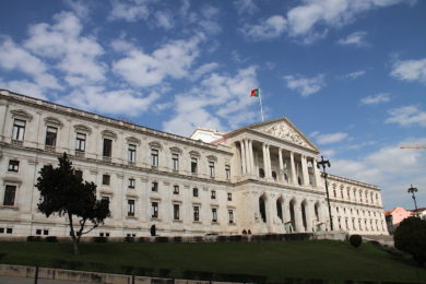 Portugal: Parlamento aprovou por unanimidade «voto de pesar» pela morte do padre Vítor Feytor Pinto