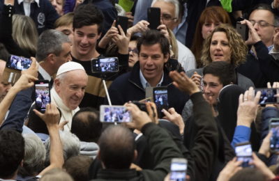 Vaticano: Papa diz que caminho para a felicidade passa por aceitar os próprios limites e reconhecer-se como «pobres»
