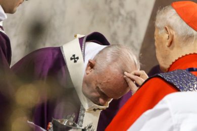 Quarta-feira de Cinzas: Papa denuncia destruição de vidas humanas, das guerras ao aborto