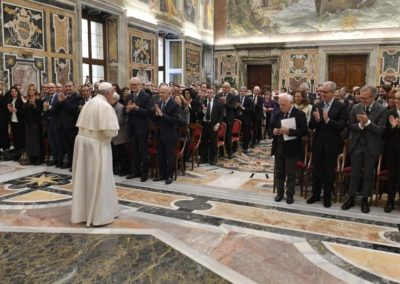 Vaticano: Comissão Teológica Internacional questiona validade de matrimónios de «batizados não-crentes»
