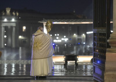 Covid-19: Vaticano assinala aniversário do «Momento Extraordinário de Oração» presidido pelo Papa Francisco