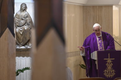 Convid-19: Papa pede aos sacerdotes e aos bispos que escolham os «melhores meios» para ajudar as pessoas (c/vídeo)