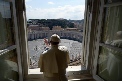 Vaticano: Francisco saúda quem ajuda pobres e sem-abrigo, em situação de pandemia